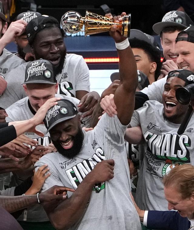 星空体育平台-常规赛一骑绝尘 季后赛12胜2负！绿军来到18冠门口