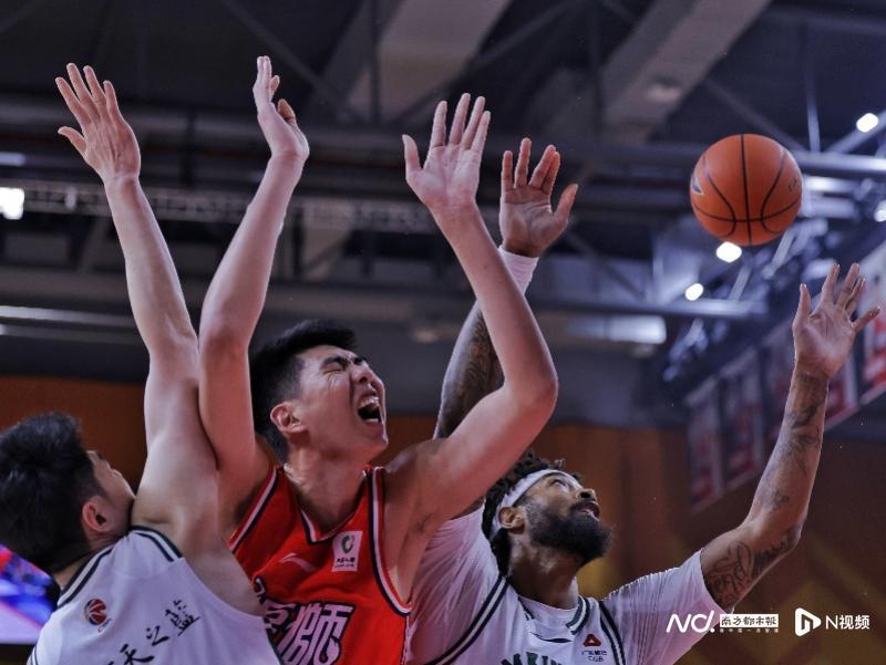 星空体育官方网站-郭艾伦复出广州男篮战胜南京队，徐昕：他对我们非常有帮助