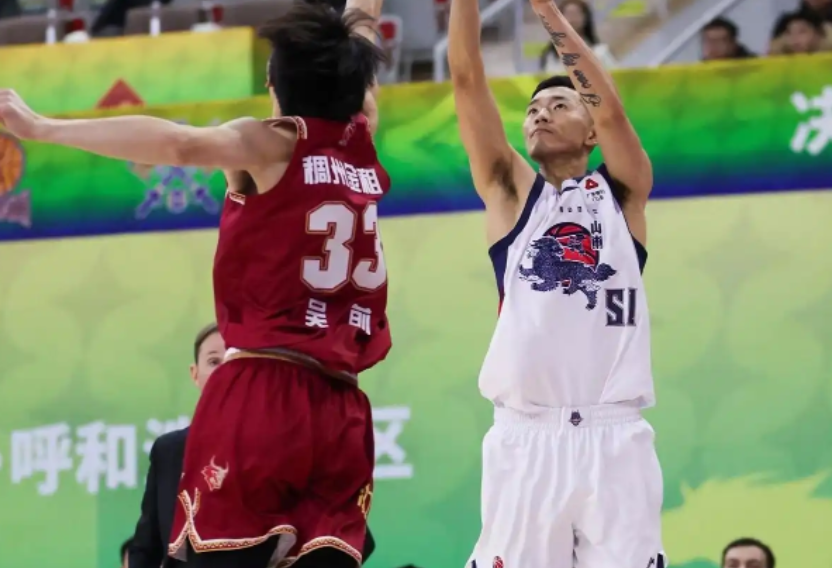 星空体育平台-13分逆转+压哨绝杀!山东男篮89-88胜浙江,昂首挺进俱乐部杯四强