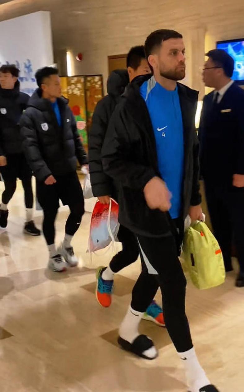 星空体育首页-阿利米没有廖妈更不行!左后卫首发大概率曹海清,孙康博或迎首秀