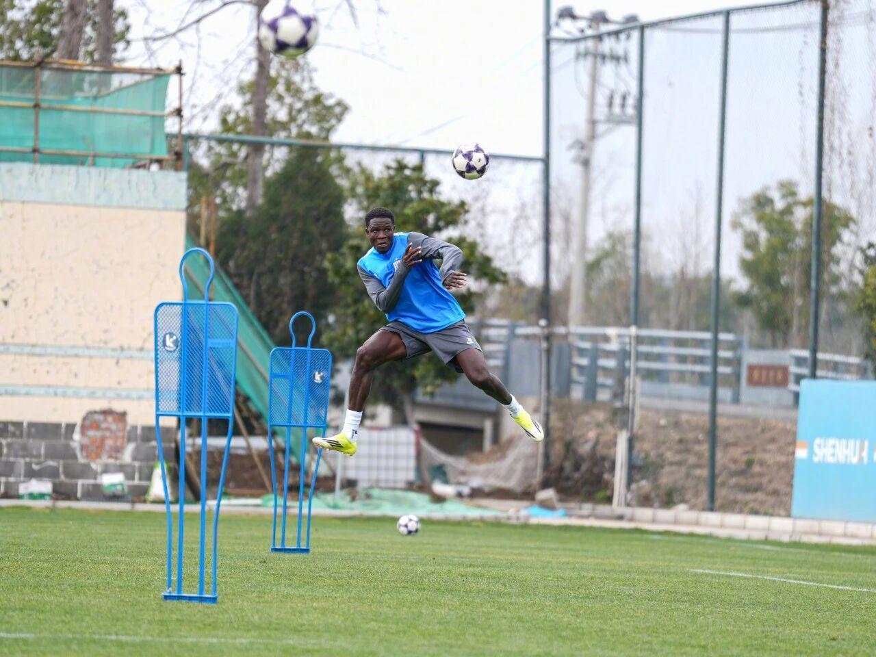 申花再遭伤病打击!盖伊拉伤未随队出征,战浙江队将仅有3外援