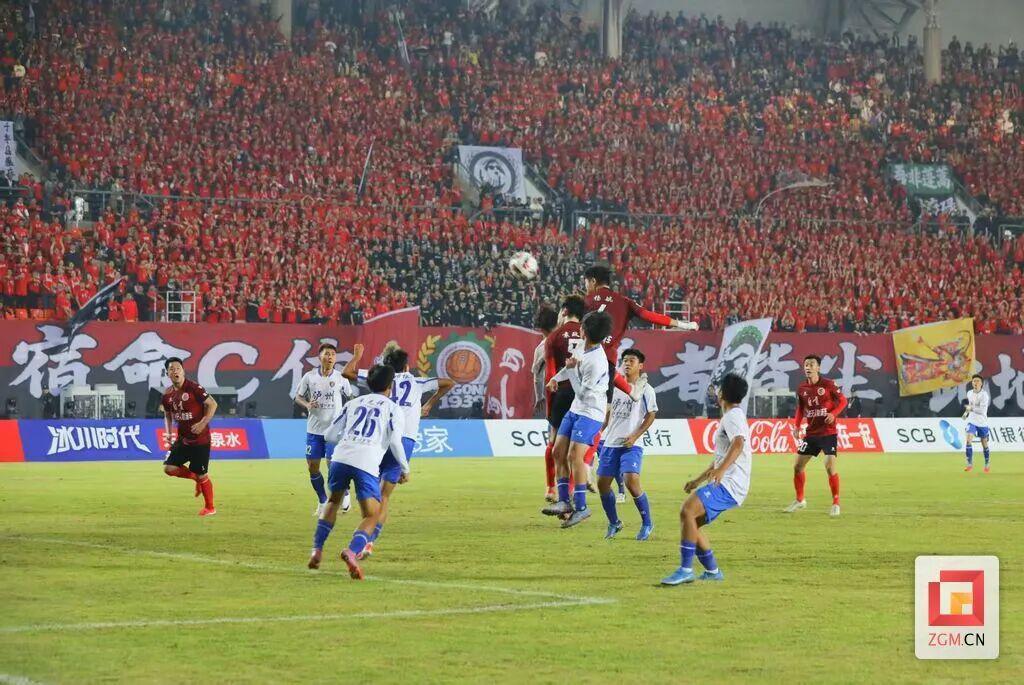 星空体育首页-鏖战在即，自贡队何以笑傲川超？快来聊聊——