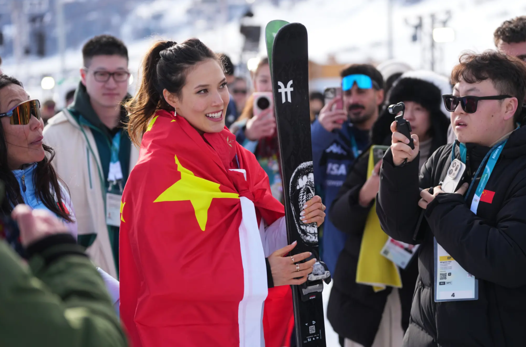 美国拟征100%重税“狙击”谷爱凌?所谓“叛国”标签,撕开的是双重标准的遮羞布