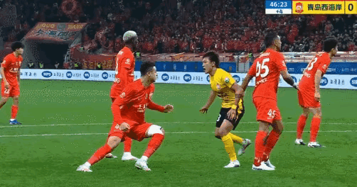 星空体育官方网站-巨大争议!上海海港又获裁判“照顾”,吾米提江故意撞人逃红牌|青岛市|贺凯|宋浩宇|青岛西海岸|中超联赛_新浪体育_新浪新闻