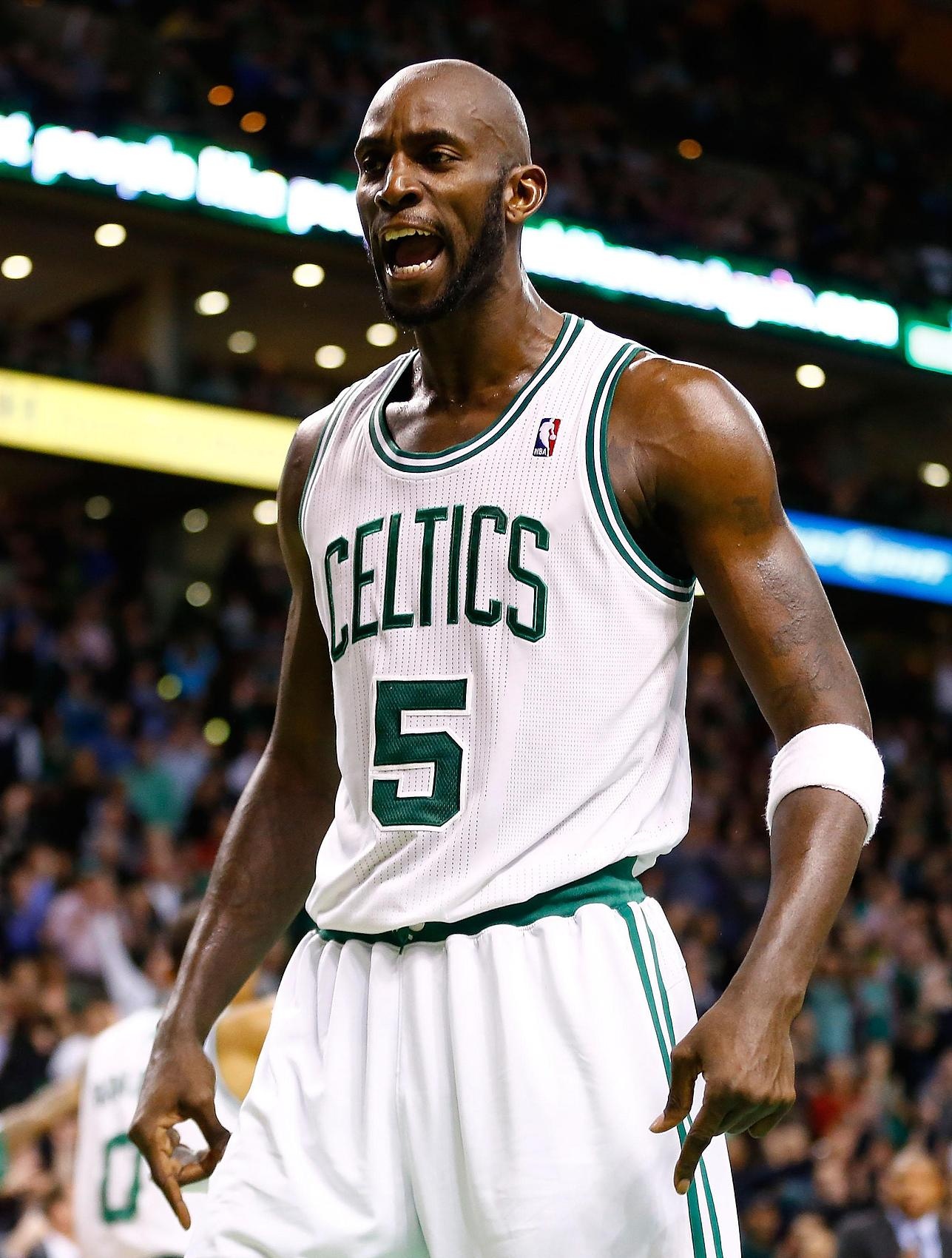 星空体育平台-NBA球员收入哪家强？乔丹45亿居首 LBJ压奥胖 科五库六&amp;三少前十