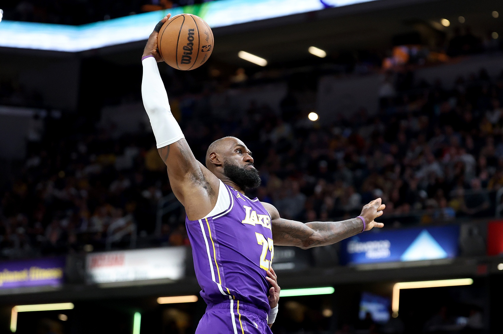 星空体育平台-NBA球员收入哪家强？乔丹45亿居首 LBJ压奥胖 科五库六&amp;三少前十