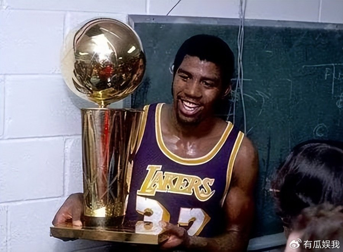 星空体育首页-NBA史上最具含金量的10个FMVP:乔丹两次上榜,11年诺天王第三!|奥尼尔|总决赛|德克·诺维茨基|系列赛|魔术师_新浪体育_新浪新闻
